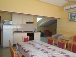 Apartmenthaus  Pavlica Vir (Insel Vir)